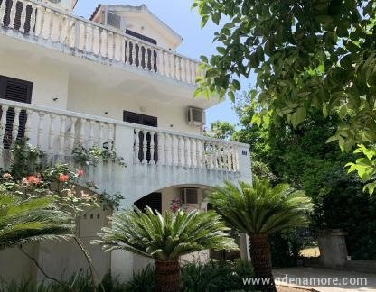 Maison Ir&eacute;na, logement privé à Budva, Mont&eacute;n&eacute;gro - House Irena